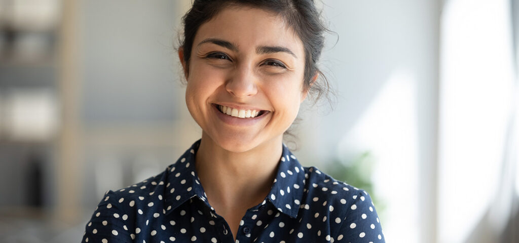 portrait femme souriante
